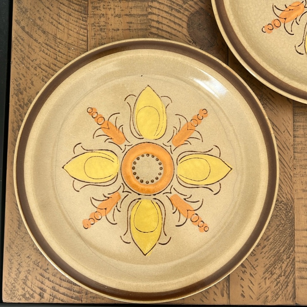 2 Vintage Hearthside Hand Painted Stoneware Dinner Plates - Painted in Japan
